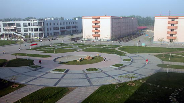 河北經貿大學操場