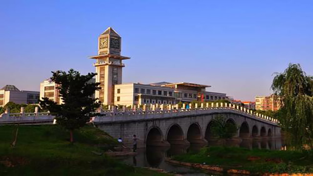 中南財(cái)經(jīng)政法大學(xué)橋