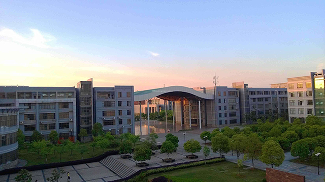 武漢工程大學操場